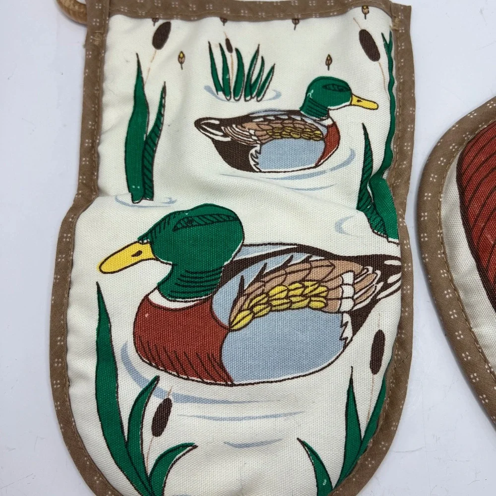 Vintage Mallard Duck Oven Mitt Pot Holder Set Brown Quilted Wood Ring Hanging